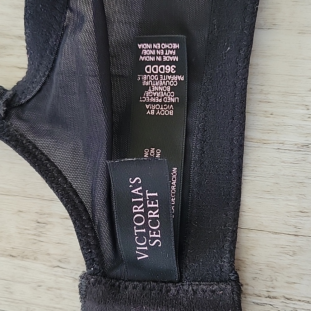Victoria's Secret  Bra Black Lace Underwire - Size 36DDD